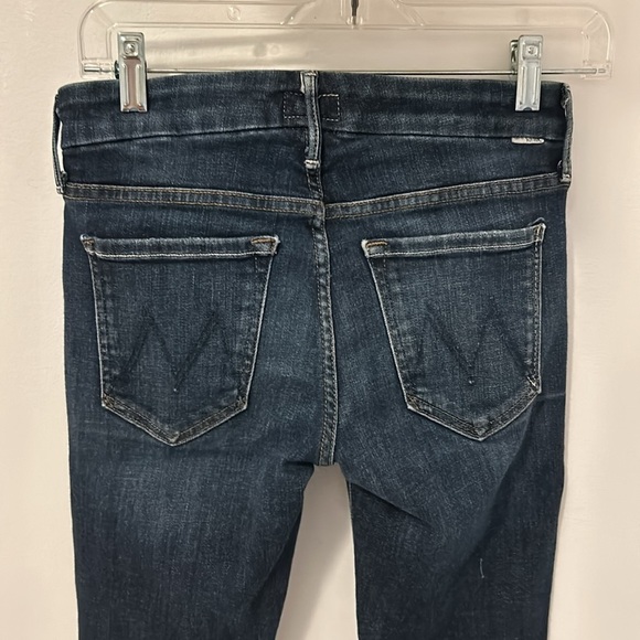 Mother Looker Ankle Fray in Partner in Crime - Picture 6 of 10